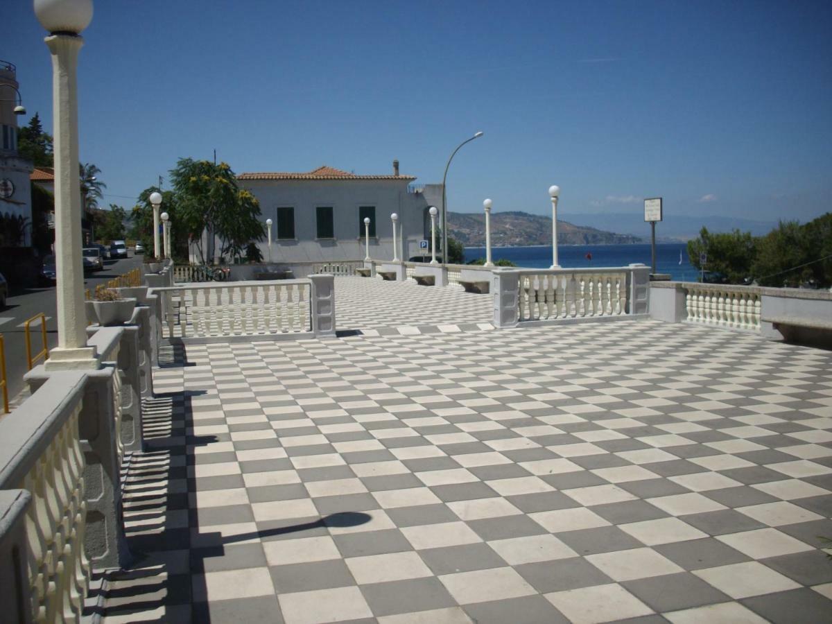 Hotel San Vincenzo Soverato Marina Exterior photo